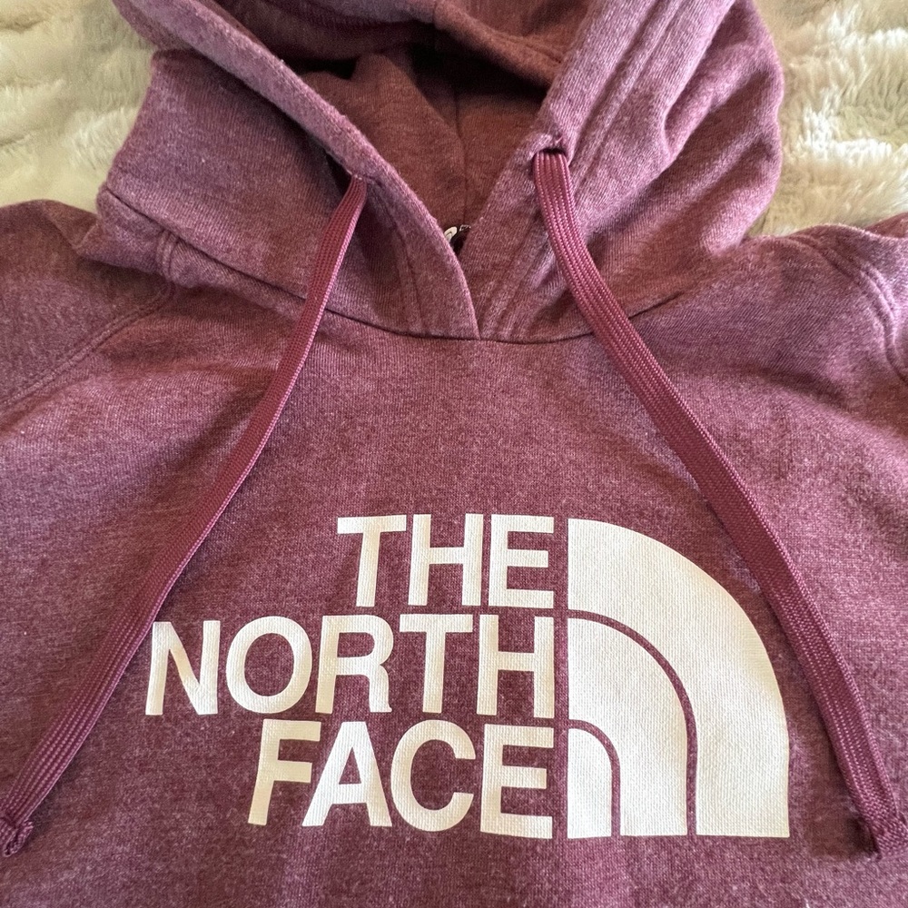 Northface hooded sweatshirt, color dark rose, size L, like new.